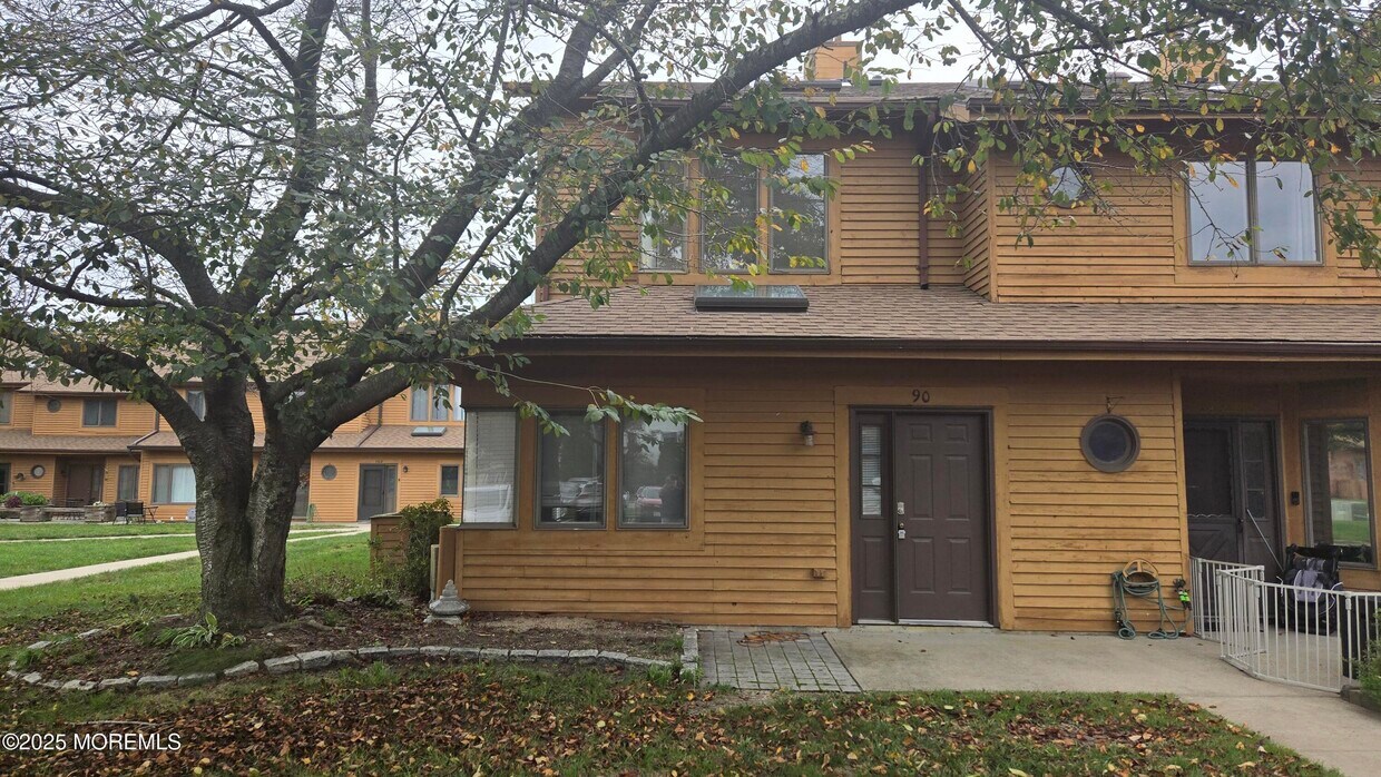 Foto principal - 90 Northrup Dr