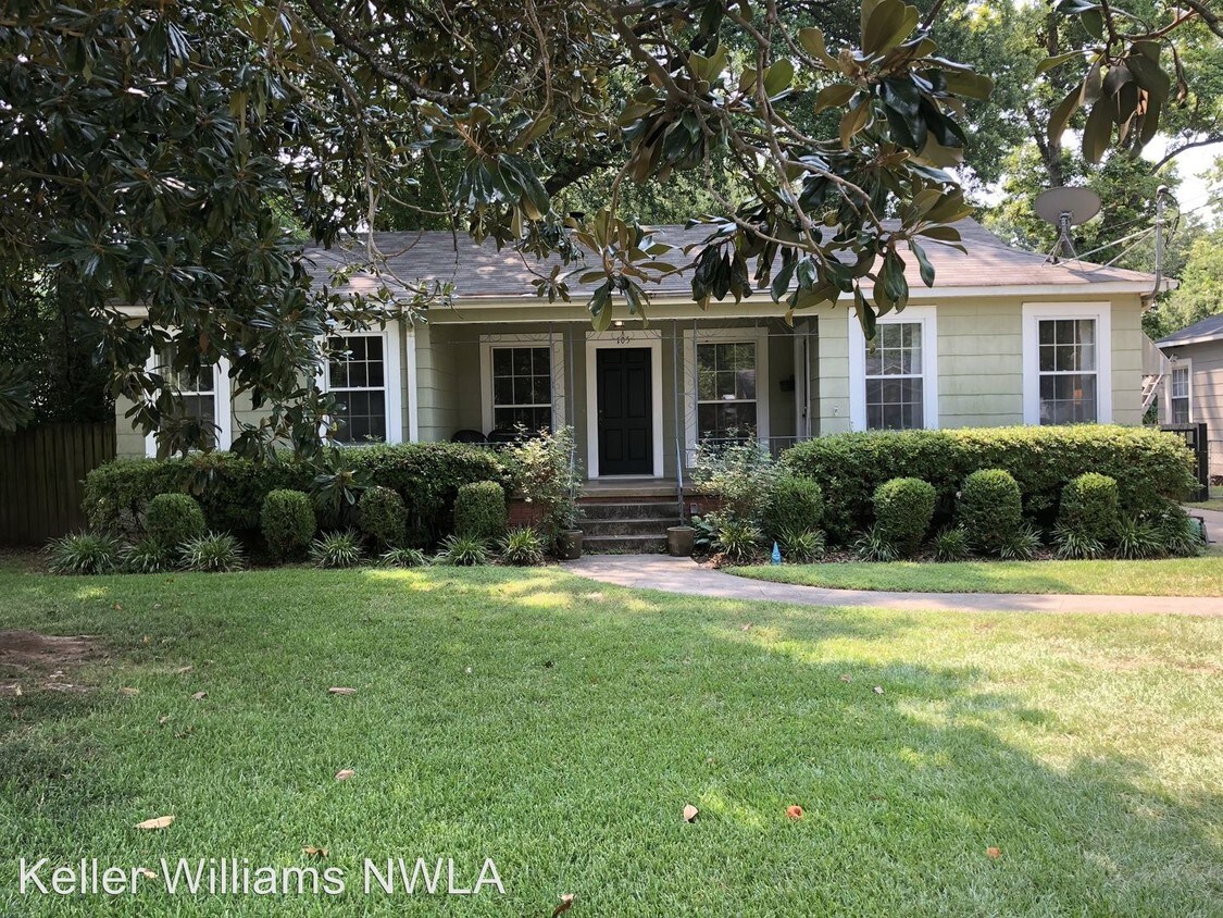 Primary Photo - 3 br, 2 bath House - 105 Leo