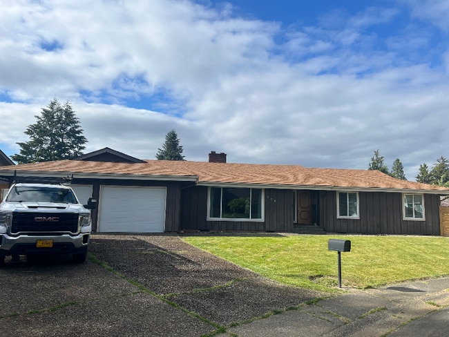Building Photo - 104 Alturas Dr