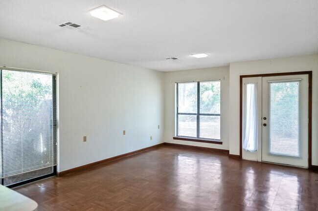 Building Photo - 891 Woodridge Pl