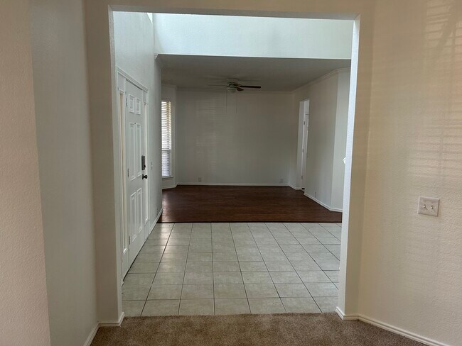 Foto del edificio - 11377 Clover Knoll Dr