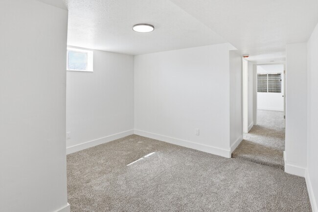 Building Photo - Honeyville ADU
