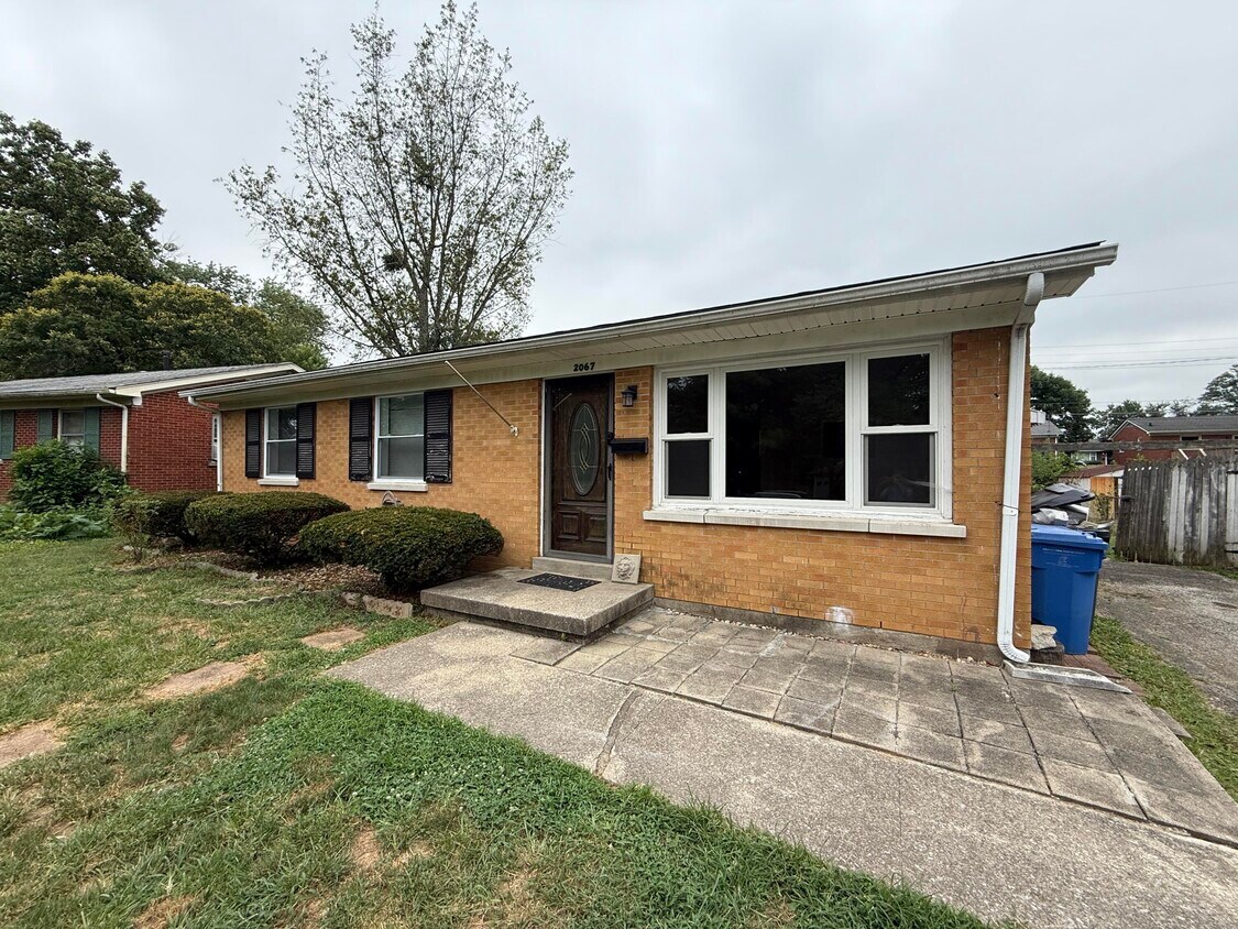Primary Photo - 2067 Tamarack Dr