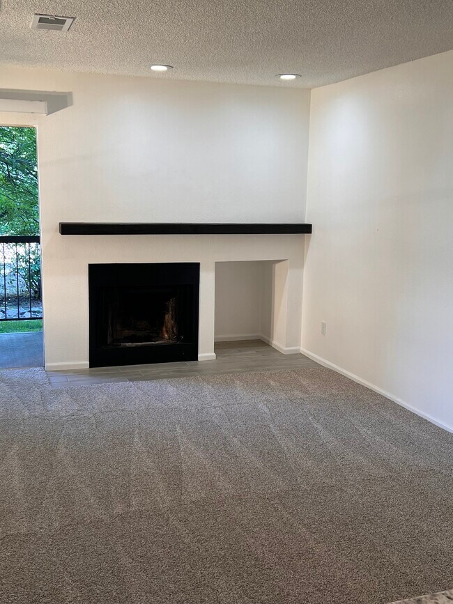 Hogar - 2575 S Syracuse Way
