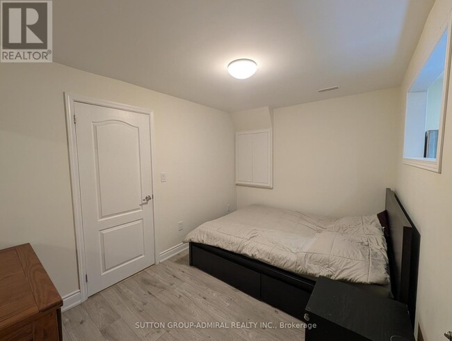 Building Photo - 60 Mynden Way