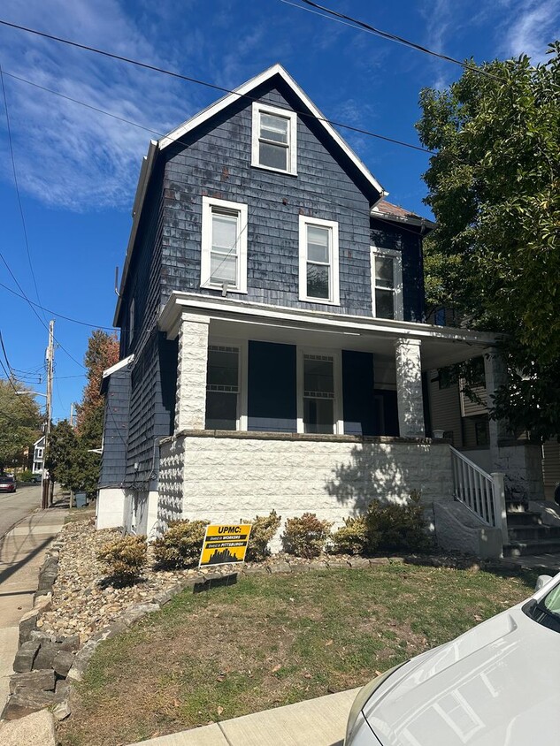 Foto principal - *** Shadyside * Large 4 Bedroom House For ...