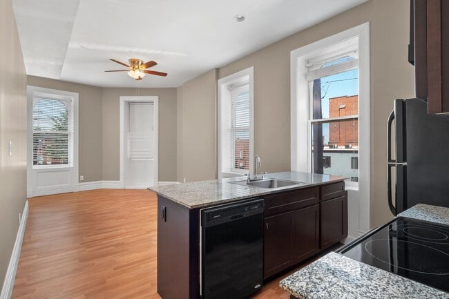 Foto del edificio - Attn: PARTY ANIMALS