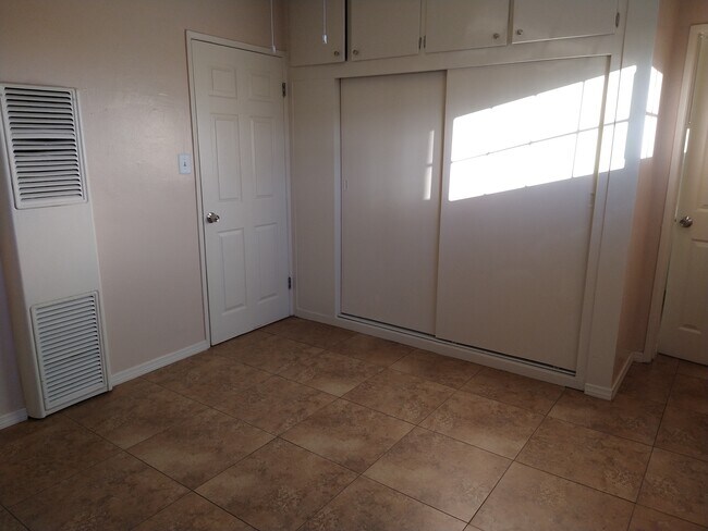 Closet - 5950 Carmelita Ave