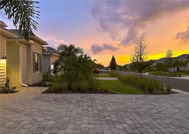 Building Photo - 15949 Sugar Hl Dr