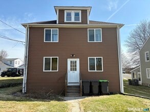 Building Photo - 304 Buckingham St
