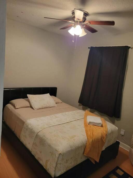 Building Photo - 4 bedroom in West park FL 33023