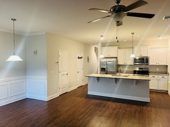 Foto del edificio - Townhome in Desirable Sterling Links - AVAILABLE NOW