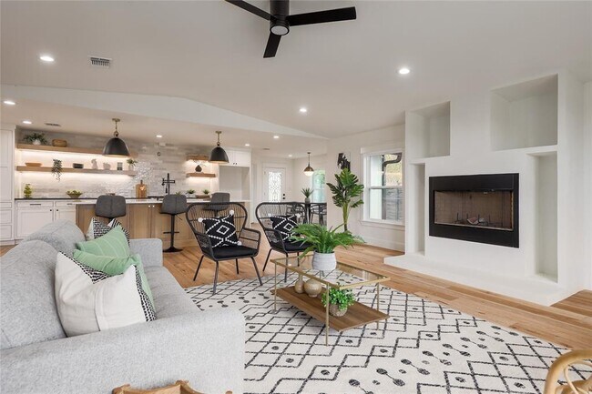 Foto del edificio - 9709 Monarch Ln