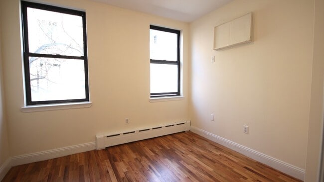 Foto del edificio - 525 W 49th St
