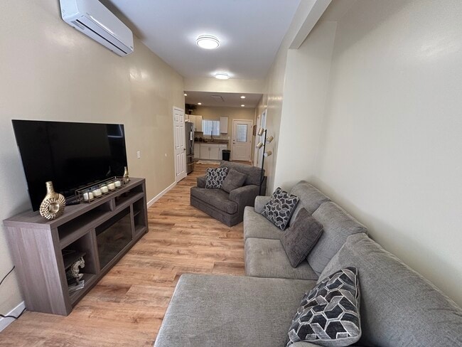 Building Photo - 522 Martita Plz