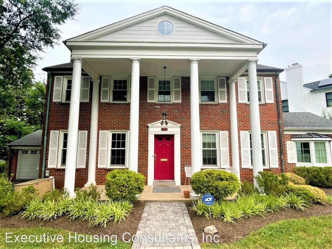 3 br, 2.5 bath House 5200 Massachusetts Ave House for Rent in Bethesda, MD