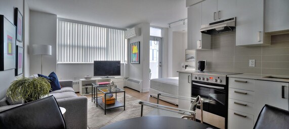 Building Photo - 18 Brownlow