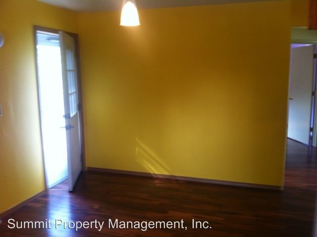 Building Photo - 4 br, 2 bath House - 1920 Burlington Avenue