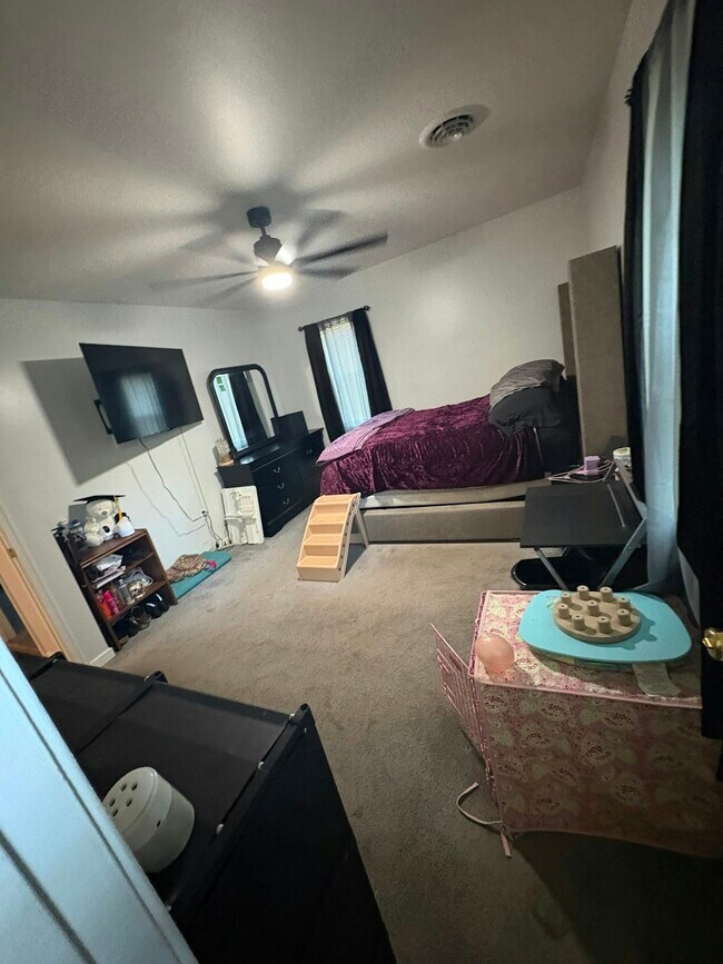 Foto del edificio - 4713 Craddock Ave