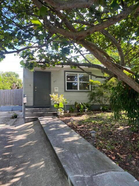Photo - 917 31st Street, West Palm Beach, FL 33407 - 2 BR 1 BA Single-Family Home