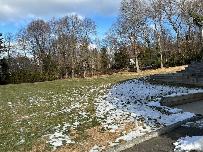 Building Photo - 9 Twin Cedar Ln