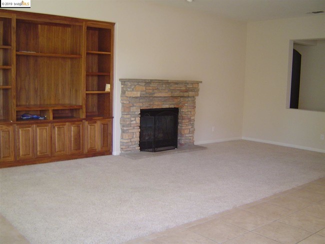 Building Photo - 5568 Arcadia Cir