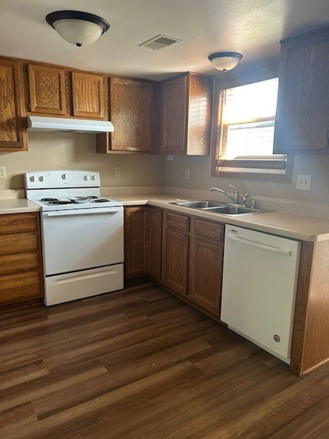 Foto del edificio - 4 Unit at 5309-5315 45th Street.