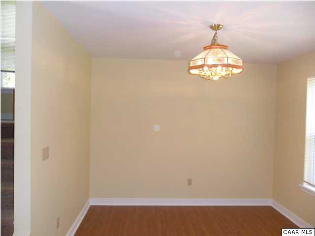 Building Photo - 210 St Ives Rd