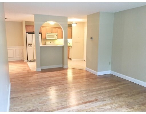 Building Photo - 1200 Spring Valley Dr