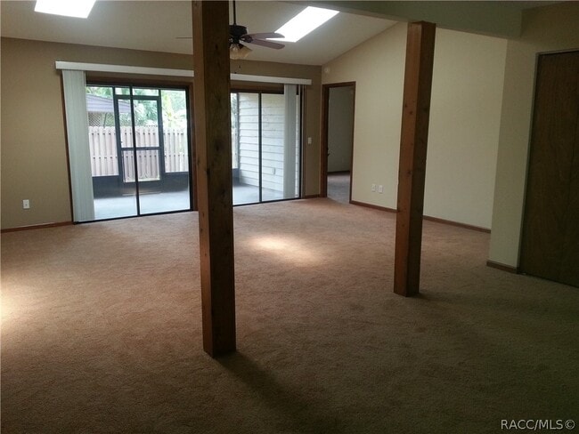 Foto del edificio - 210 Talmage Ave