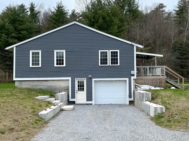 Building Photo - 3 Bedroom Apartment in Colchester VT Available 7/1!