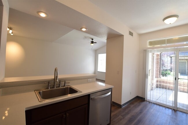 Building Photo - 6450 Silver Mesa Dr