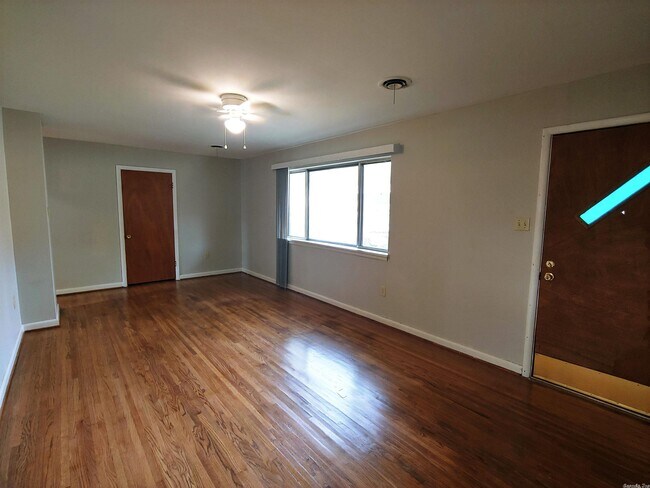 Building Photo - 6707 Stonecrest Dr