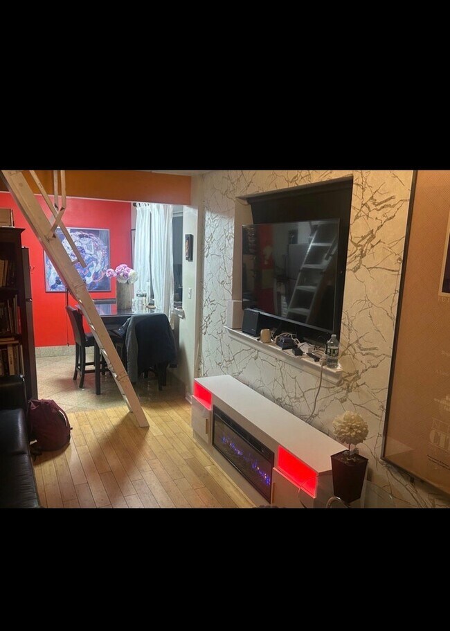 Foto del edificio - 81-35 Lefferts Blvd