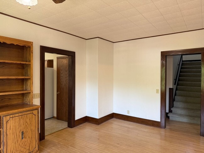 Building Photo - 5- Bedroom House for Rent in Chaseburg