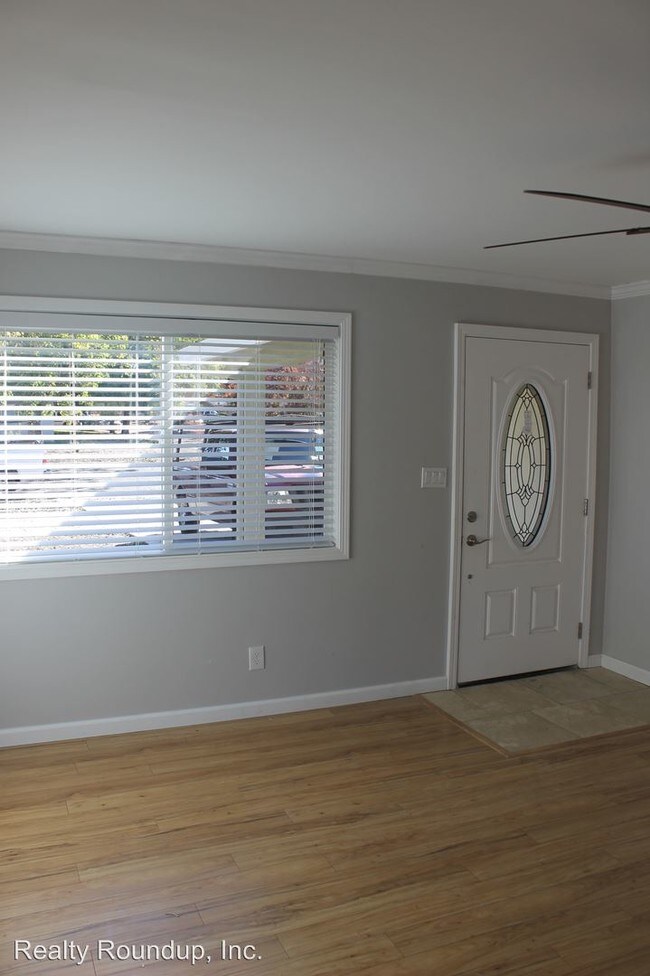 Building Photo - 3 br, 2 bath House - 229 Morada Ln