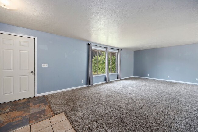 Building Photo - Unit 1