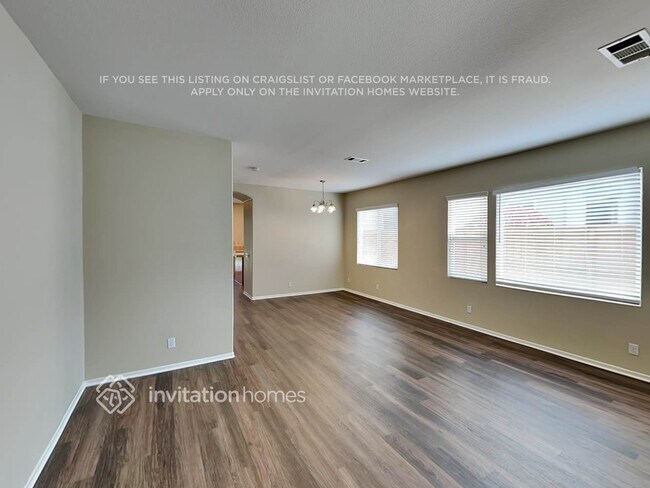 Foto del edificio - 30824 Medinah Way