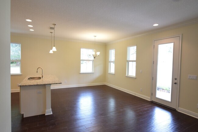 Building Photo - Beautiful  3 Bed 2.5 Bath Town Home in Orlando, FL! COLLEGE PARK!!!