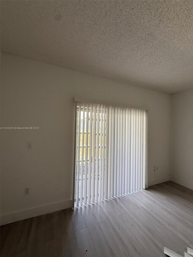 Foto del edificio - 2211 SE 23rd Terrace