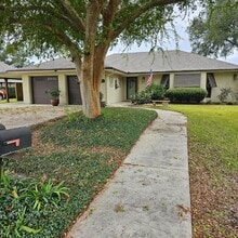 Building Photo - 106 E Garden Dr