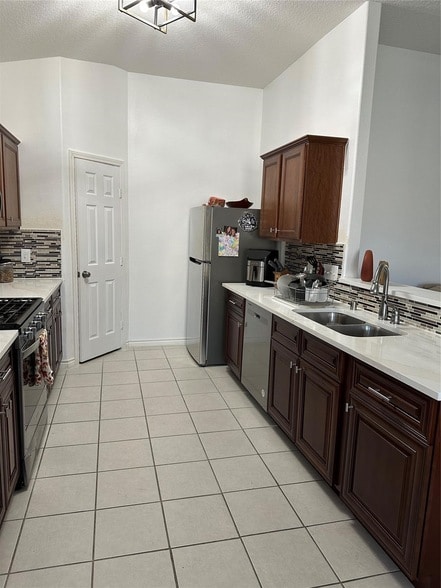 Photo - 20914 Kirkland Woods Dr House