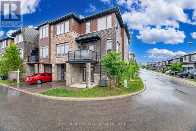 Photo du bâtiment - 30 Times Square Blvd