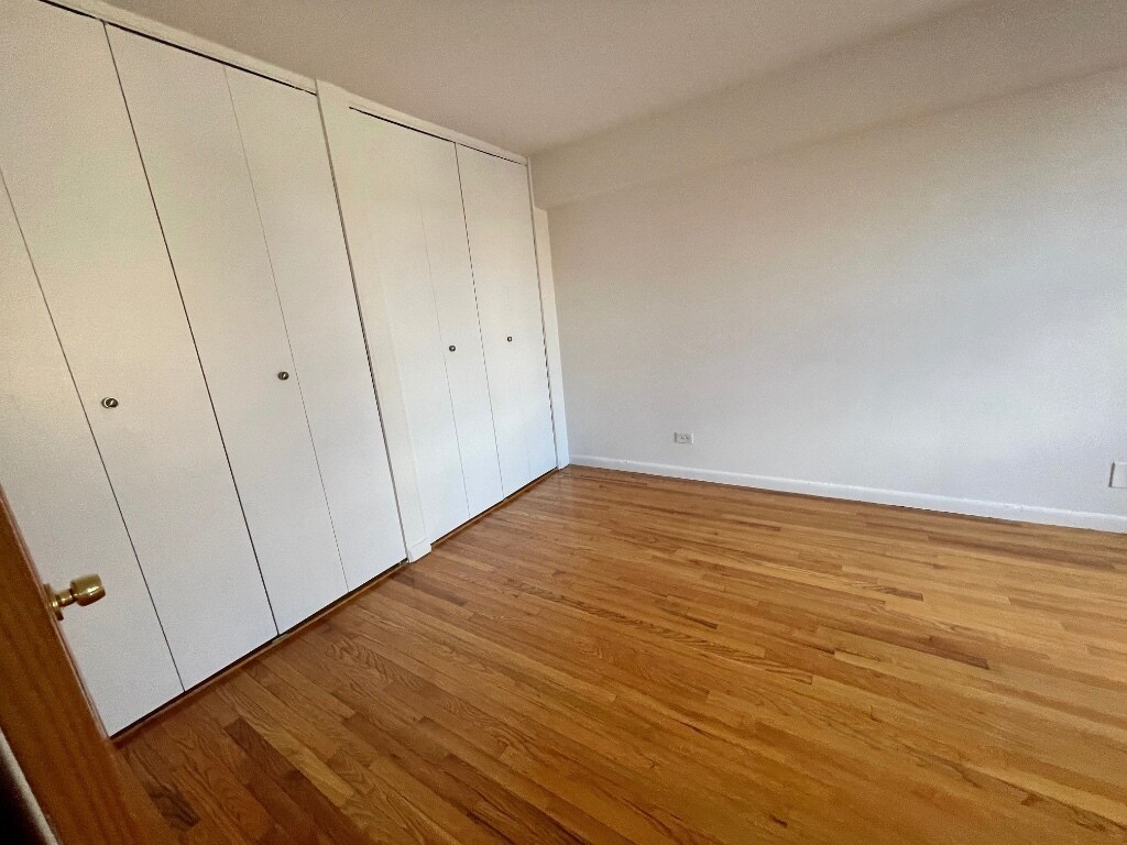 322335 35th St Unit 2M, Queens, NY 11106 Apartment for Rent in