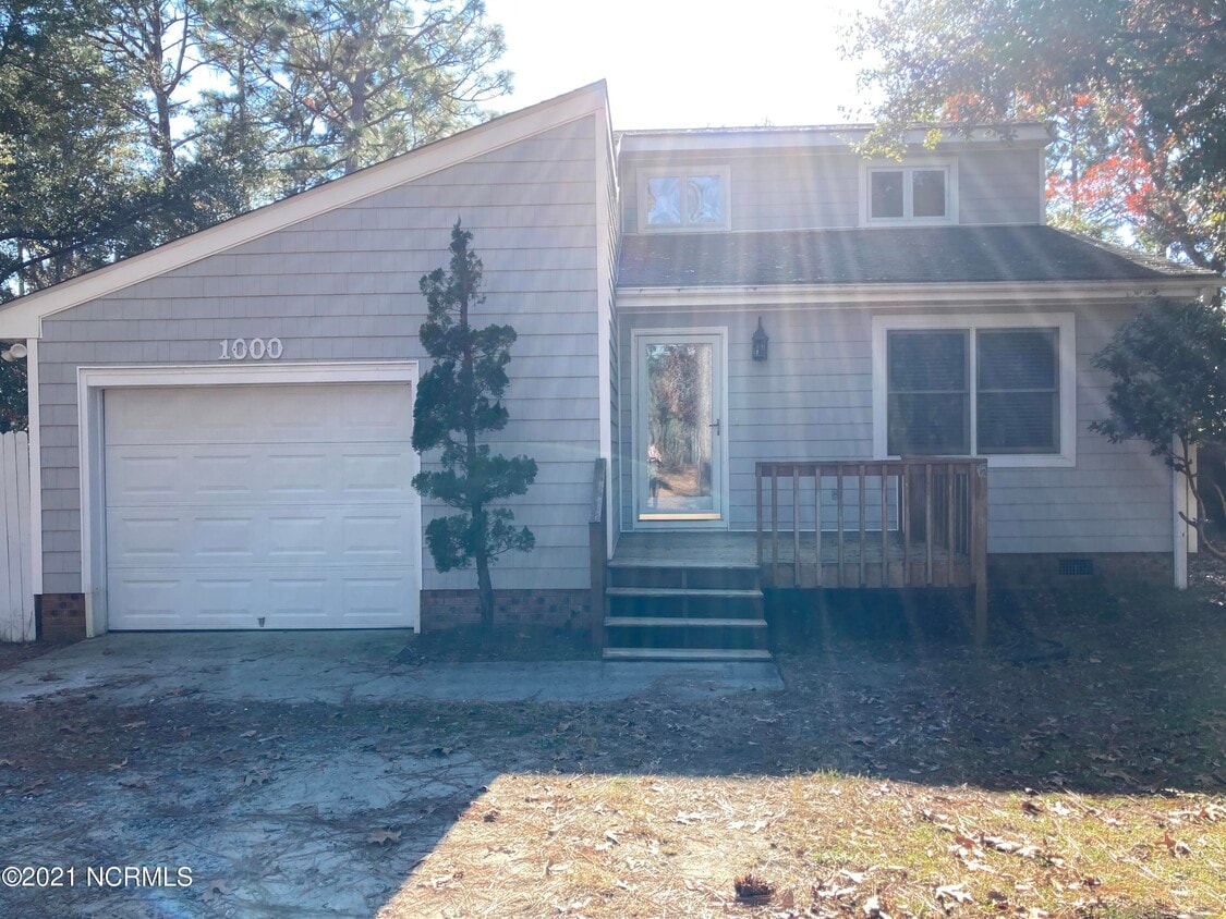 1000 Morehead Rd, Southport, NC 28461 House Rental in Southport, NC