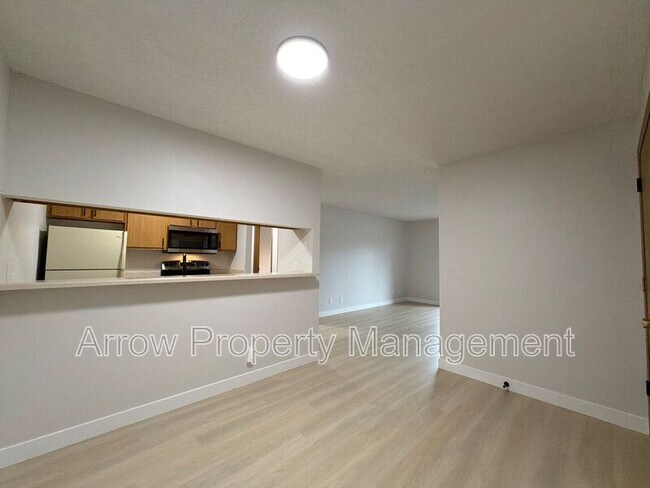 Building Photo - 2350 N 44th St