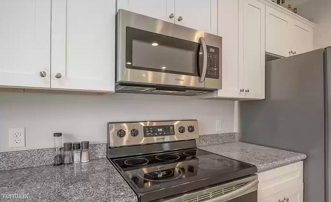 Building Photo - 3 br, 3.5 bath House - 626 31st Ave E