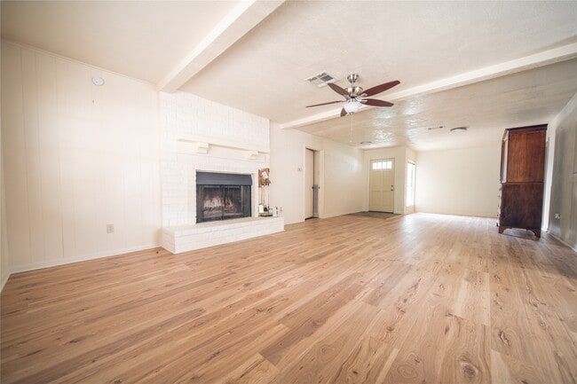 Building Photo - 13927 Lynnwood Ln