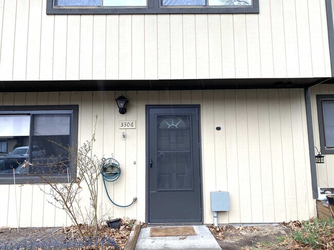 Foto del edificio - 3306 Chelsea Cove S