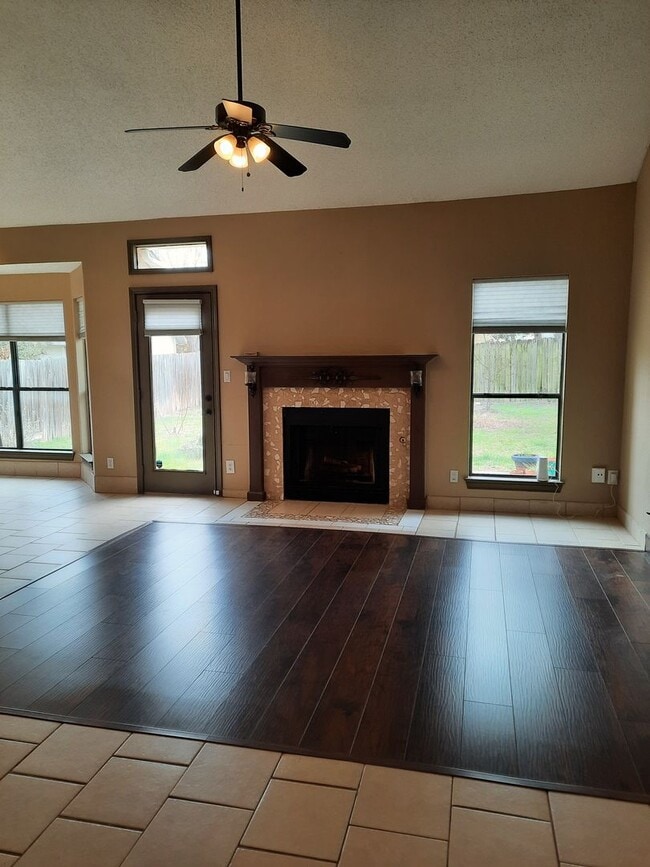 Building Photo - Solar-Powered Pflugerville Property - Lots...